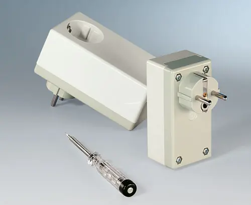 Boitiers avec prise intégrée