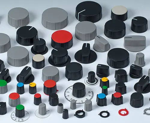 Combinaisons boutons et accessoires