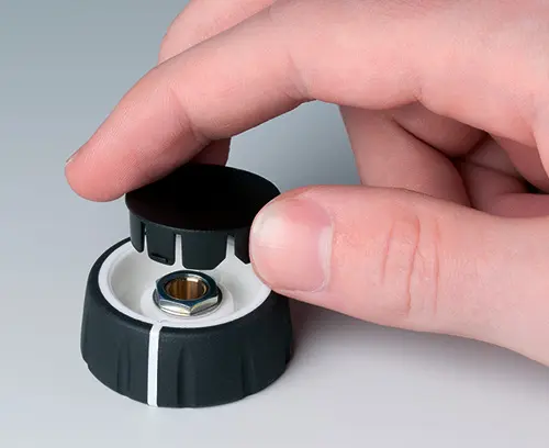 Capuchon, assemblage simple par enfichage