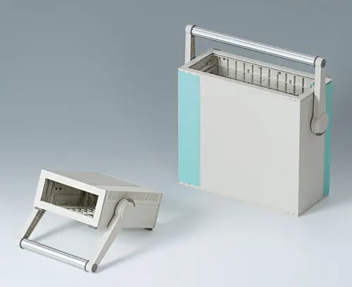 Poignée étrier en matière plastique avec profilé aluminium